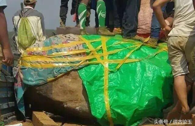 翡翠原石和玉原石的区别地方玉原石翡翠价格-第1张图片-翡翠网 翡翠原石和玉原石的区别地方玉原石翡翠价格-第1张图片-翡翠网