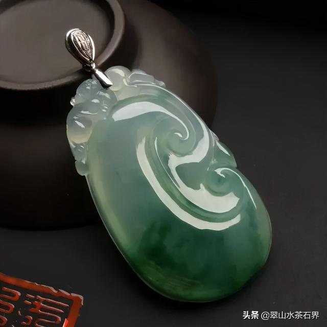 挑选翡翠的四个口诀翡翠吊坠挑选口诀-第18张图片-翡翠网 挑选翡翠的四个口诀翡翠吊坠挑选口诀-第18张图片-翡翠网