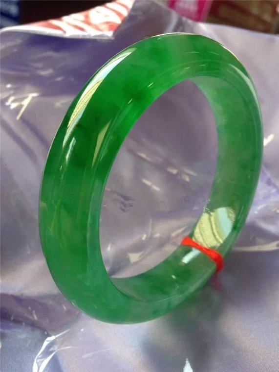 糯冰种翡翠原石图片冰种翡翠原石切开图片-第4张图片-翡翠网 糯冰种翡翠原石图片冰种翡翠原石切开图片-第4张图片-翡翠网