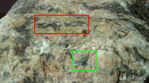 翡翠黑癣和绿 原石做,翡翠原石枯癣的表现-第1张图片-翡翠网