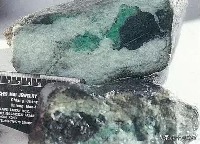 翡翠黑癣和绿 原石做,翡翠原石枯癣的表现-第31张图片-翡翠网