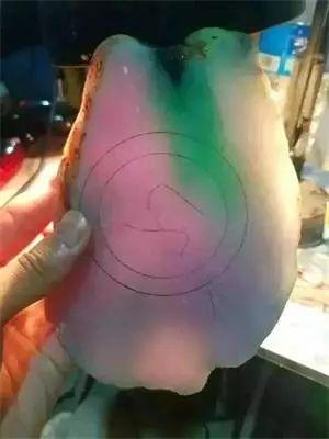 5万元春带彩翡翠手镯,春带彩翡翠手镯豆种-第13张图片-翡翠网 5万元春带彩翡翠手镯,春带彩翡翠手镯豆种-第13张图片-翡翠网