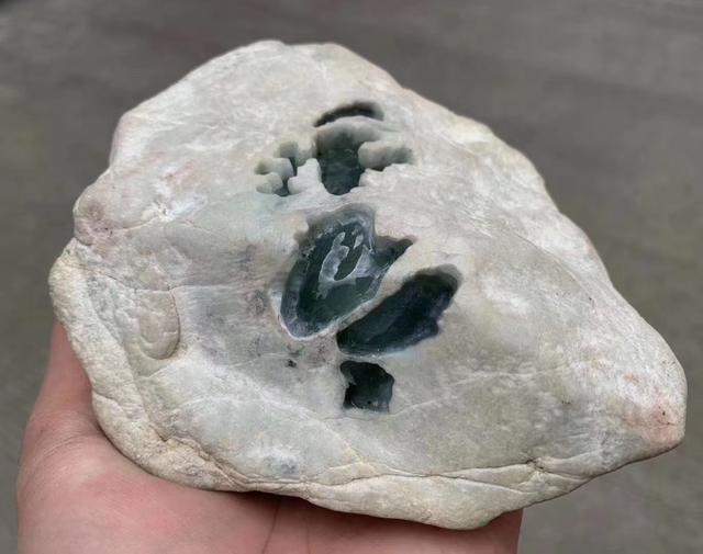 5万元春带彩翡翠手镯,春带彩翡翠手镯豆种-第20张图片-翡翠网 5万元春带彩翡翠手镯,春带彩翡翠手镯豆种-第20张图片-翡翠网