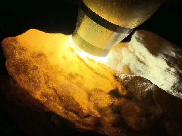 5万元春带彩翡翠手镯,春带彩翡翠手镯豆种-第26张图片-翡翠网 5万元春带彩翡翠手镯,春带彩翡翠手镯豆种-第26张图片-翡翠网