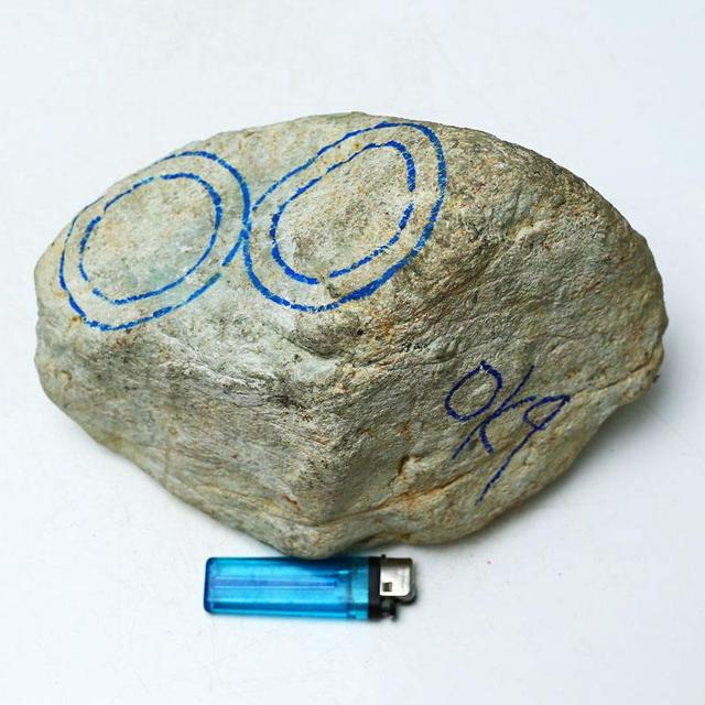 翡翠手镯料子发干能戴水润了吗,翡翠手镯料-第2张图片-翡翠网 翡翠手镯料子发干能戴水润了吗,翡翠手镯料-第2张图片-翡翠网