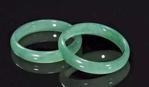 瑞丽的翡翠手镯瑞丽翡翠手镯价格表-第6张图片-翡翠网 瑞丽的翡翠手镯瑞丽翡翠手镯价格表-第6张图片-翡翠网