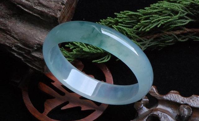 张玉堂翡翠实体店在哪里有,张玉堂翡翠知识-第1张图片-翡翠网 张玉堂翡翠实体店在哪里有,张玉堂翡翠知识-第1张图片-翡翠网