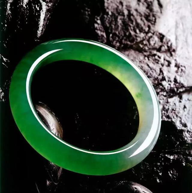 100万左右冰种翡翠手镯高冰种翡翠手镯价格-第1张图片-翡翠网 100万左右冰种翡翠手镯高冰种翡翠手镯价格-第1张图片-翡翠网