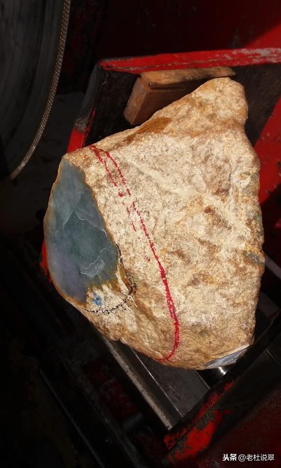 关于蒙巴裂翡翠原石的信息-第2张图片-翡翠网