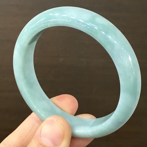 翡翠手镯修复价格翡翠手镯有划痕怎么修复-第1张图片-翡翠网 翡翠手镯修复价格翡翠手镯有划痕怎么修复-第1张图片-翡翠网