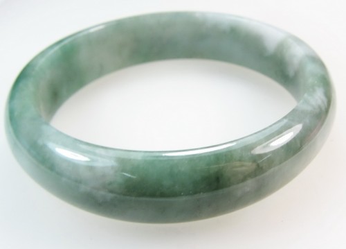 冰种翡翠手镯最低多少钱,1千万高冰种翡翠手镯-第1张图片-翡翠网 冰种翡翠手镯最低多少钱,1千万高冰种翡翠手镯-第1张图片-翡翠网