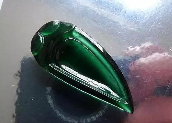 假翡翠叫什么,假翡翠用什么泡出来的-第5张图片-翡翠网