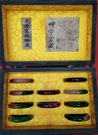 翡翠手镯断面翡翠手镯断面辨真假-第3张图片-翡翠网 翡翠手镯断面翡翠手镯断面辨真假-第3张图片-翡翠网