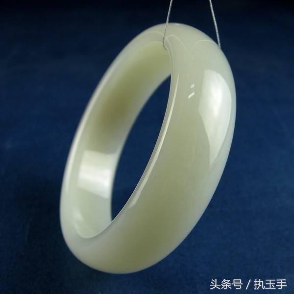 翡翠原石半明手镯受骗分辨翡翠原石手镯-第6张图片-翡翠网