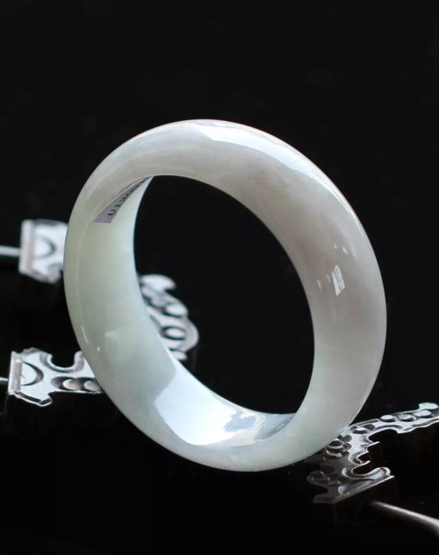 白色翡翠价格是多少,白色翡翠价格-第3张图片-翡翠网 白色翡翠价格是多少,白色翡翠价格-第3张图片-翡翠网