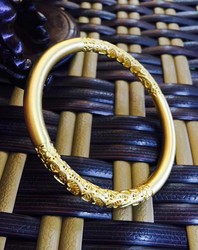 翡翠手镯圈号价值,翡翠手镯圈号-第2张图片-翡翠网 翡翠手镯圈号价值,翡翠手镯圈号-第2张图片-翡翠网