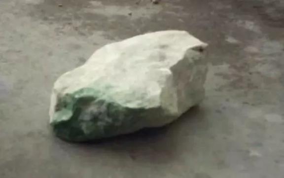 阿里拍卖的翡翠原石品质如何,上海翡翠原石拍卖-第7张图片-翡翠网