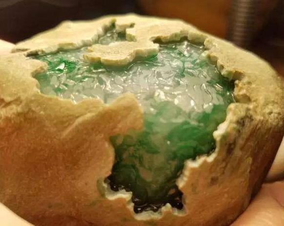 翡翠原石黄沙皮知识莫西沙黄沙皮翡翠原石-第12张图片-翡翠网 翡翠原石黄沙皮知识莫西沙黄沙皮翡翠原石-第12张图片-翡翠网