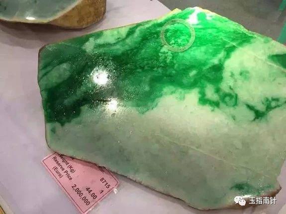 翡翠常识之原石特征,姐堆场口翡翠原石特征-第3张图片-翡翠网 翡翠常识之原石特征,姐堆场口翡翠原石特征-第3张图片-翡翠网