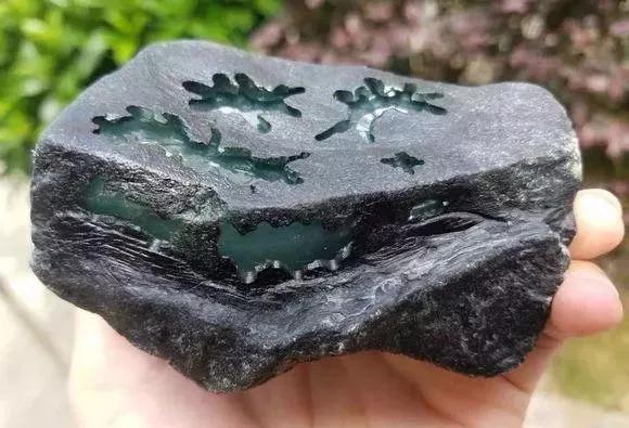 翡翠冰晴底是什么颜色,翡翠冰晴的价格-第1张图片-翡翠网 翡翠冰晴底是什么颜色,翡翠冰晴的价格-第1张图片-翡翠网