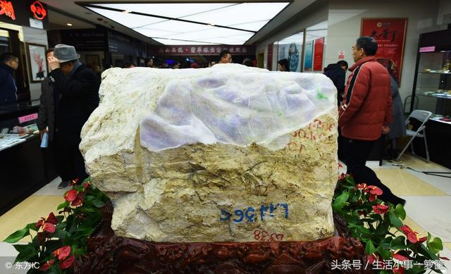 最大翡翠原石有多重发现最大翡翠原石-第4张图片-翡翠网