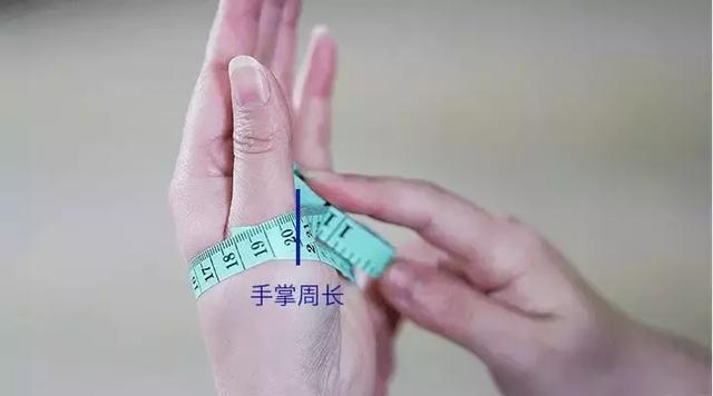 翡翠戴多大的手镯合适翡翠手镯多大尺寸合适-第6张图片-翡翠网