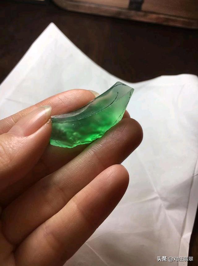 翡翠原石自己在家怎么磨,翡翠原石柳-第2张图片-翡翠网 翡翠原石自己在家怎么磨,翡翠原石柳-第2张图片-翡翠网