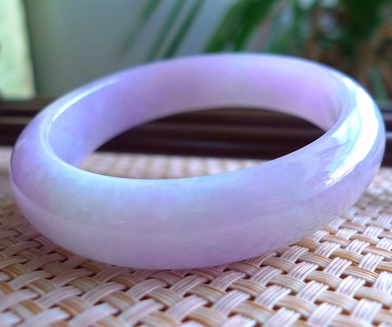 淡紫罗兰翡翠手镯价格,糯种紫罗兰翡翠手镯保养-第2张图片-翡翠网 淡紫罗兰翡翠手镯价格,糯种紫罗兰翡翠手镯保养-第2张图片-翡翠网