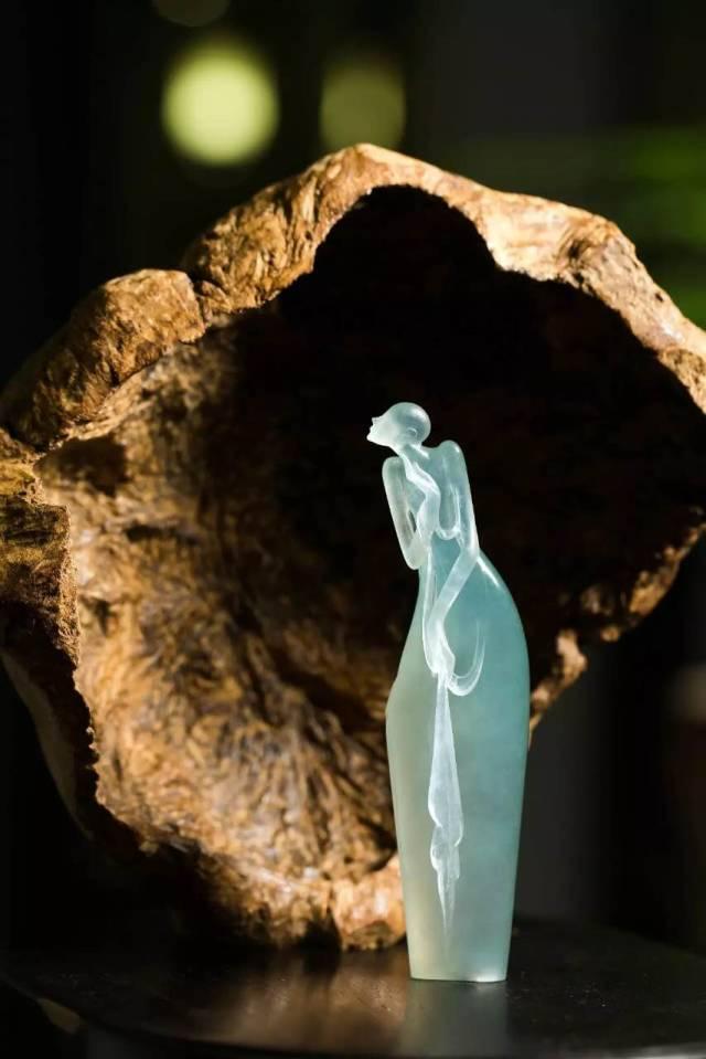 翡翠吊坠厚度达到多少可以收藏翡翠吊坠收藏知识-第1张图片-翡翠网 翡翠吊坠厚度达到多少可以收藏翡翠吊坠收藏知识-第1张图片-翡翠网