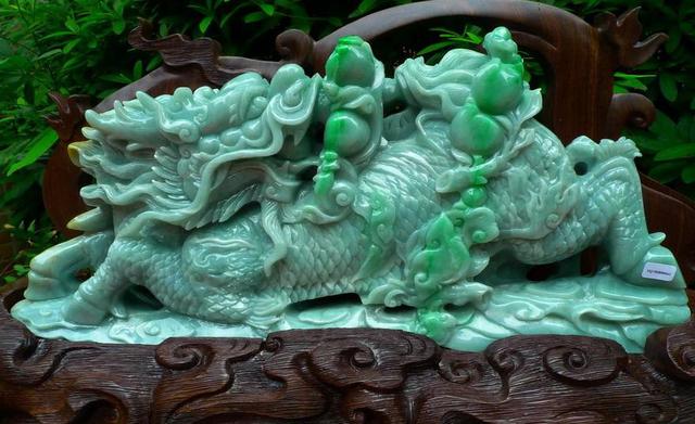 翡翠吊坠厚度达到多少可以收藏翡翠吊坠收藏知识-第6张图片-翡翠网 翡翠吊坠厚度达到多少可以收藏翡翠吊坠收藏知识-第6张图片-翡翠网