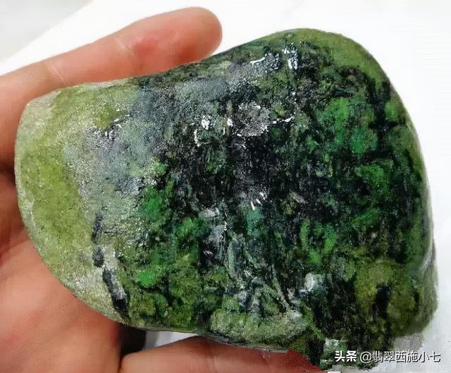 翡翠绿色斑点原石,绿色皮壳翡翠原石-第4张图片-翡翠网