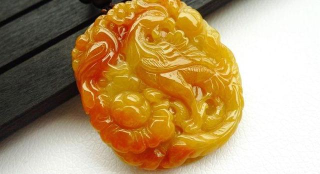 原石翡翠知识大全黄翡翠的知识-第1张图片-翡翠网 原石翡翠知识大全黄翡翠的知识-第1张图片-翡翠网