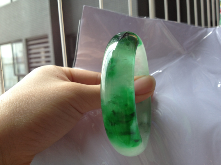 瑞丽市翡翠手镯专卖,瑞丽市翡翠市场-第2张图片-翡翠网 瑞丽市翡翠手镯专卖,瑞丽市翡翠市场-第2张图片-翡翠网