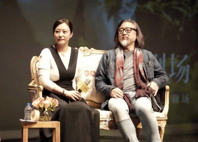 翡翠手镯美女图片翡翠手镯美女-第1张图片-翡翠网