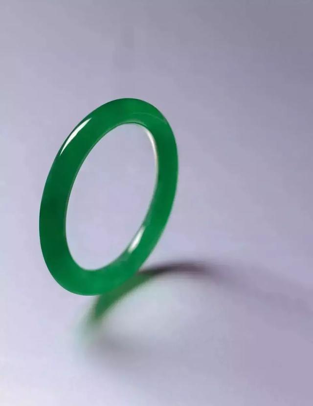 保利拍的翡翠手镯法拍翡翠手镯-第2张图片-翡翠网 保利拍的翡翠手镯法拍翡翠手镯-第2张图片-翡翠网