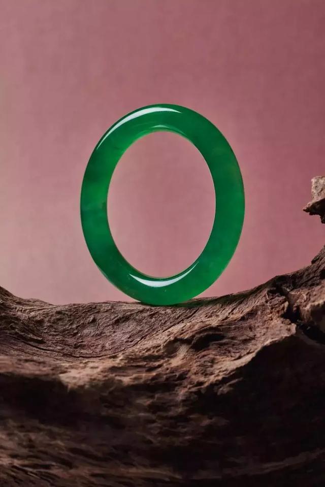 保利拍的翡翠手镯法拍翡翠手镯-第3张图片-翡翠网 保利拍的翡翠手镯法拍翡翠手镯-第3张图片-翡翠网