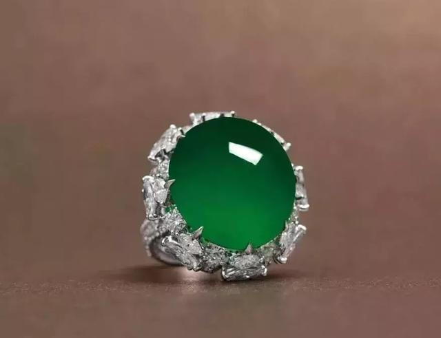 保利拍的翡翠手镯法拍翡翠手镯-第5张图片-翡翠网 保利拍的翡翠手镯法拍翡翠手镯-第5张图片-翡翠网