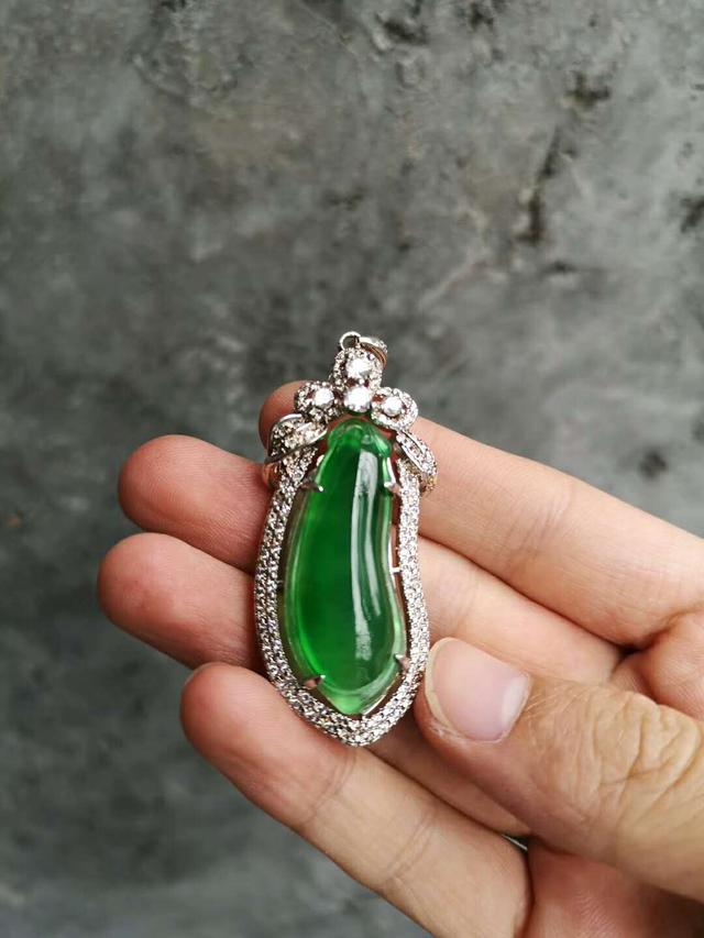 带二手翡翠手镯可以吗,二手翡翠手镯能戴吗-第12张图片-翡翠网 带二手翡翠手镯可以吗,二手翡翠手镯能戴吗-第12张图片-翡翠网