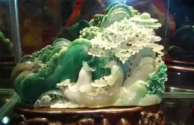 鞍山天然翡翠原石价值,翡翠原石投资价值-第4张图片-翡翠网 鞍山天然翡翠原石价值,翡翠原石投资价值-第4张图片-翡翠网