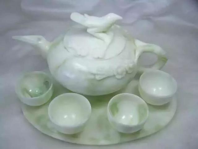 鞍山天然翡翠原石价值,翡翠原石投资价值-第6张图片-翡翠网 鞍山天然翡翠原石价值,翡翠原石投资价值-第6张图片-翡翠网