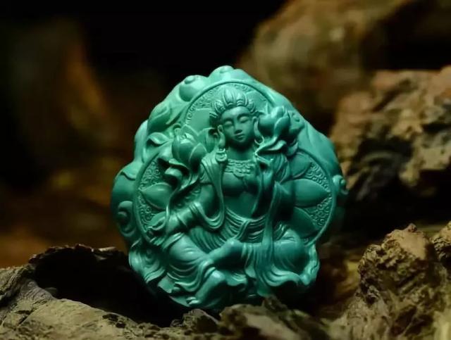 鞍山天然翡翠原石价值,翡翠原石投资价值-第7张图片-翡翠网 鞍山天然翡翠原石价值,翡翠原石投资价值-第7张图片-翡翠网