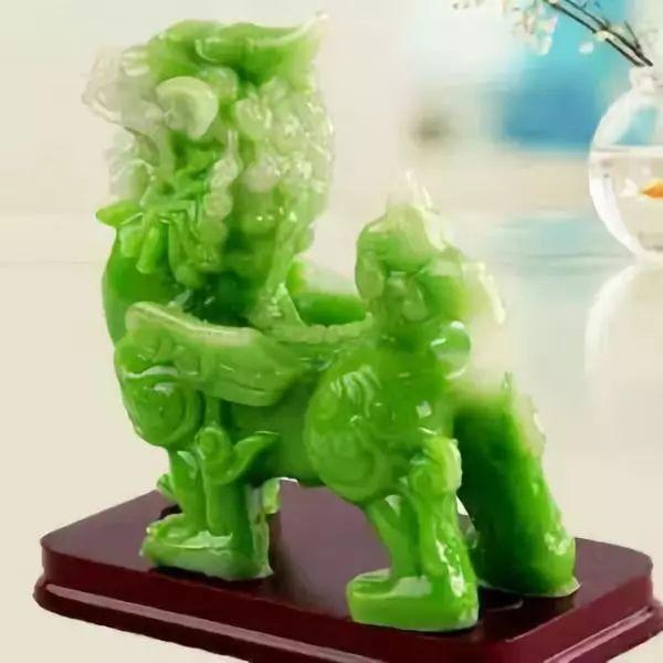 鞍山天然翡翠原石价值,翡翠原石投资价值-第11张图片-翡翠网 鞍山天然翡翠原石价值,翡翠原石投资价值-第11张图片-翡翠网