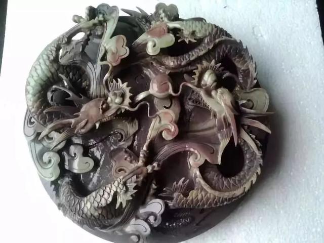 鞍山天然翡翠原石价值,翡翠原石投资价值-第17张图片-翡翠网 鞍山天然翡翠原石价值,翡翠原石投资价值-第17张图片-翡翠网