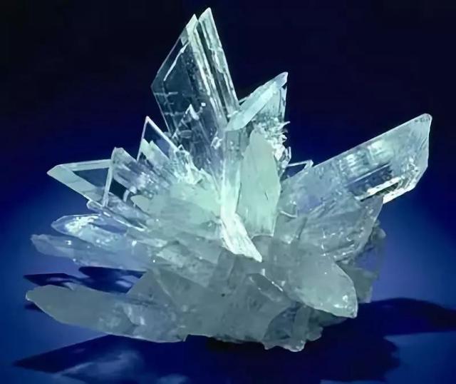 鞍山天然翡翠原石价值,翡翠原石投资价值-第18张图片-翡翠网 鞍山天然翡翠原石价值,翡翠原石投资价值-第18张图片-翡翠网