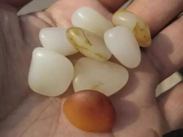 鞍山天然翡翠原石价值,翡翠原石投资价值-第22张图片-翡翠网 鞍山天然翡翠原石价值,翡翠原石投资价值-第22张图片-翡翠网