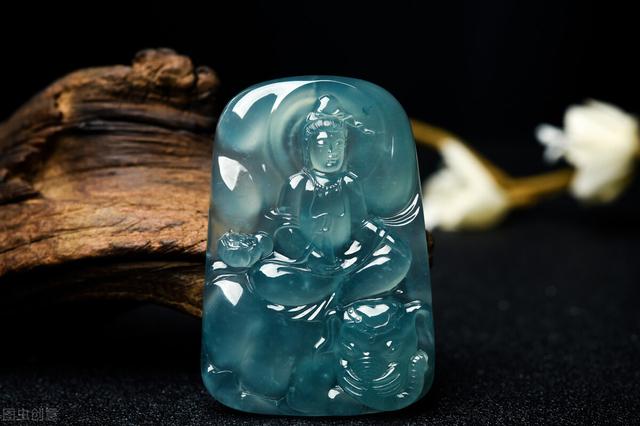 翡翠手镯12种颜色,翡翠手镯颜色越带越浅-第1张图片-翡翠网 翡翠手镯12种颜色,翡翠手镯颜色越带越浅-第1张图片-翡翠网