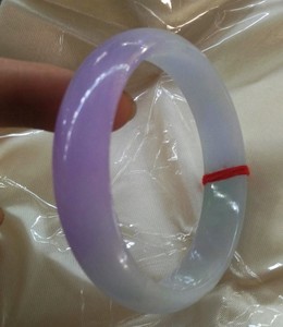 飘紫翡翠手镯价格飘紫翡翠手镯图片欣赏-第1张图片-翡翠网 飘紫翡翠手镯价格飘紫翡翠手镯图片欣赏-第1张图片-翡翠网