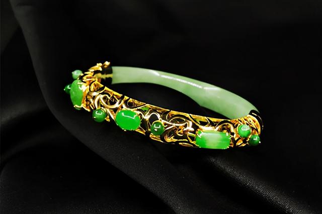 翡翠手镯摔断了有补救方法吗,翡翠手镯摔碎-第6张图片-翡翠网 翡翠手镯摔断了有补救方法吗,翡翠手镯摔碎-第6张图片-翡翠网