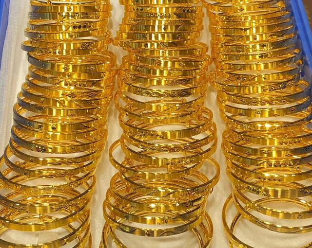 30克的翡翠手镯的简单介绍-第1张图片-翡翠网 30克的翡翠手镯的简单介绍-第1张图片-翡翠网