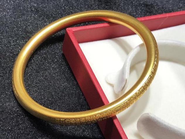 30克的翡翠手镯的简单介绍-第2张图片-翡翠网 30克的翡翠手镯的简单介绍-第2张图片-翡翠网